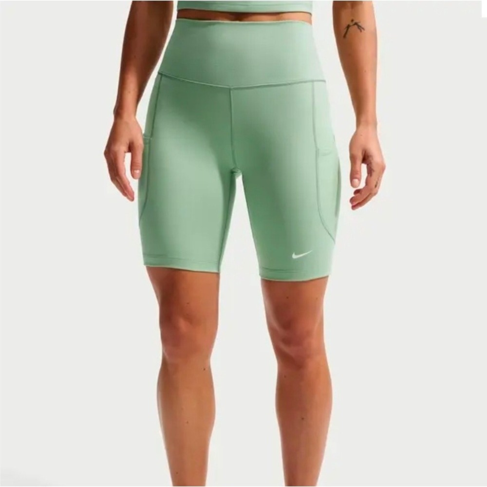 NIKE High-Waisted Biker Shorts - Green women's small NWT
